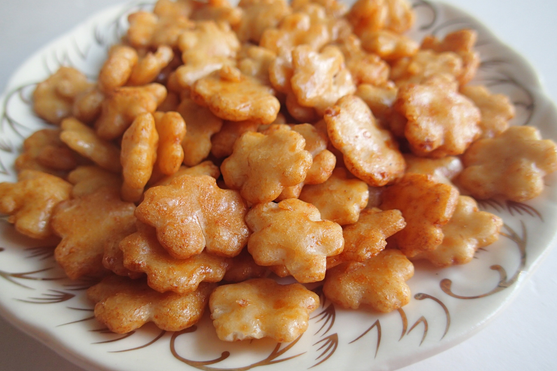 Japanese imported snack salty delicious casual rice crackers