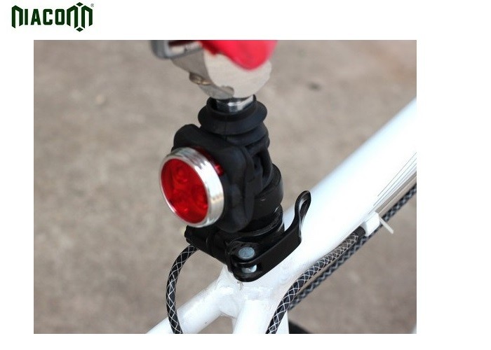  Rechargeable Red Usb Rear Light IP68 Waterproofing With Five Models Manufactures