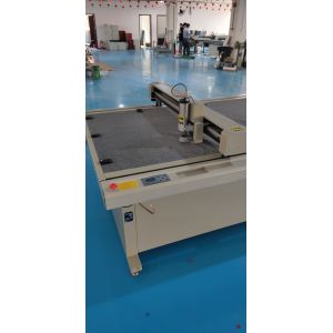 1900*1450*1100mm Used Garment Cutter with Cutting Machine in Blue Frame Silver