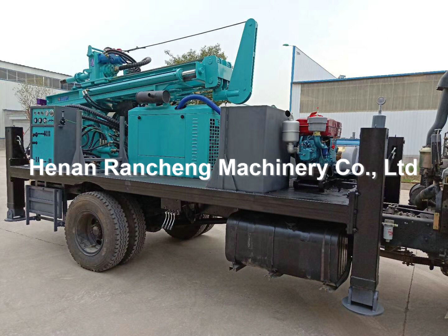 300m Depth Truck Mounted Water Well Drilling Rig 80km/h 266HP Load Vehicle Engine