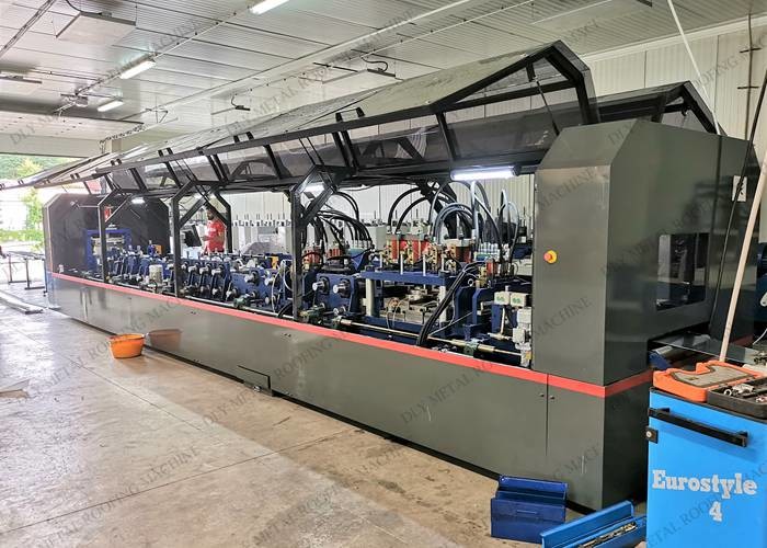 380v 50hz 4.5mm Cz Purlin Machine Driven By Gearboxes