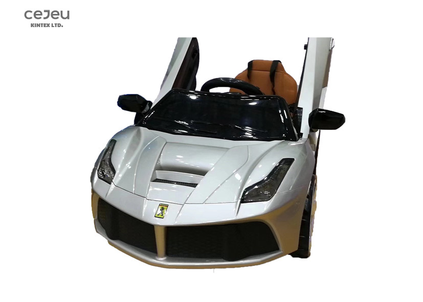 12V4.5AH Electric Kids Ride On Car With Scissor Doors Rocking Back And Forth