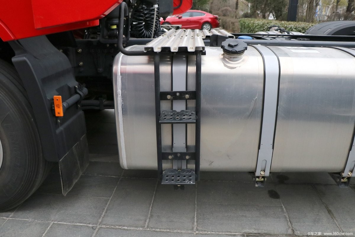 SAIC Hongyan Jieshi H6 6X4 Electric Tractor Head Truck 89km/H