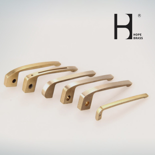 Wearproof H59 Copper Alloy Pen Profiles With Smooth Surface