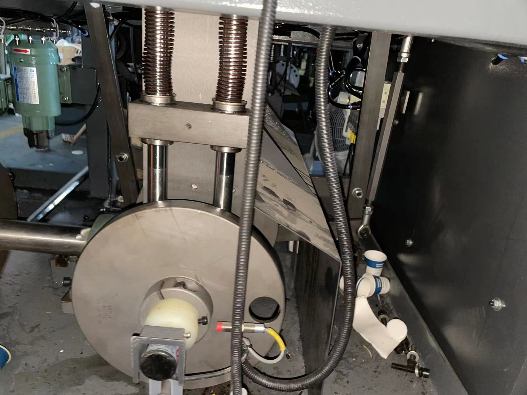 Paper Coffee Cup Production Machine 100-110pcs/min Fully Automatic 6.5kw with Copper Bar Cup Boned Way