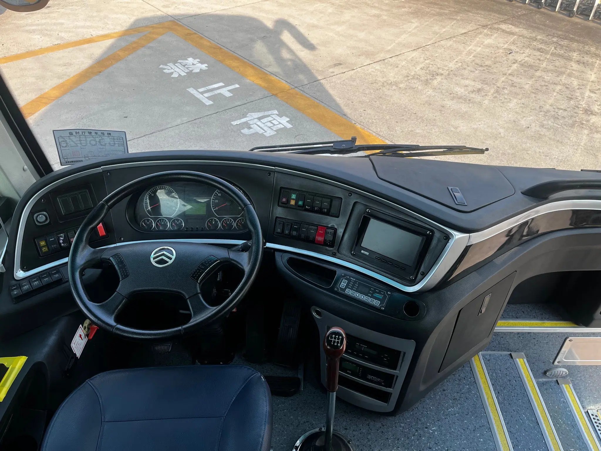 Used City Bus Manual Transmission 8 Meters 34 Seats Sealing Window Air Conditioner Golden Dragon XML6827