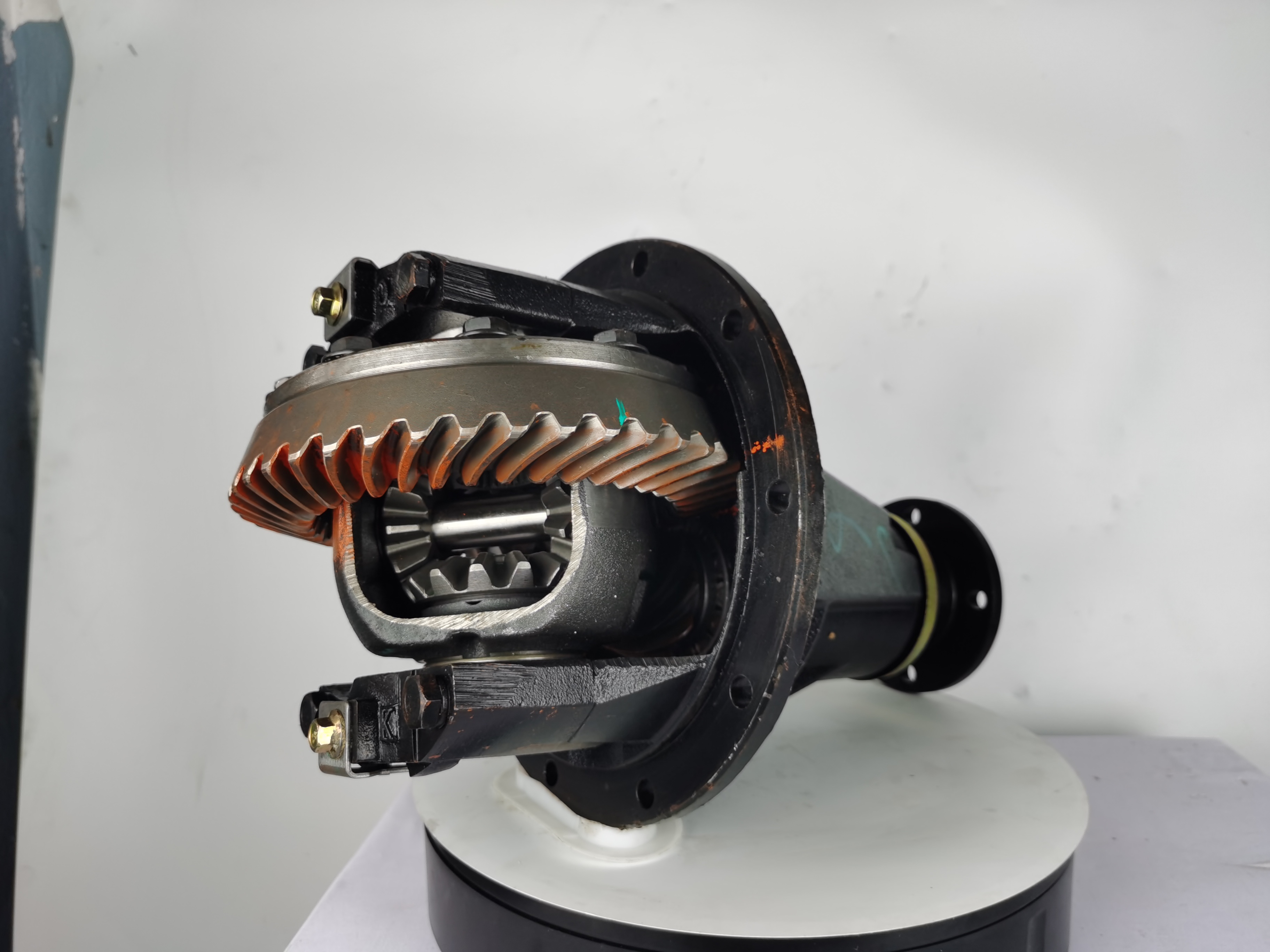 37*24*25 Size Differential H6 for BAIC Yinxiang and Competitive