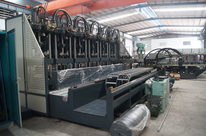 Rain Boots Plastic Chappal Making Machine , Vertical Shoe Sole Mould Making Machine