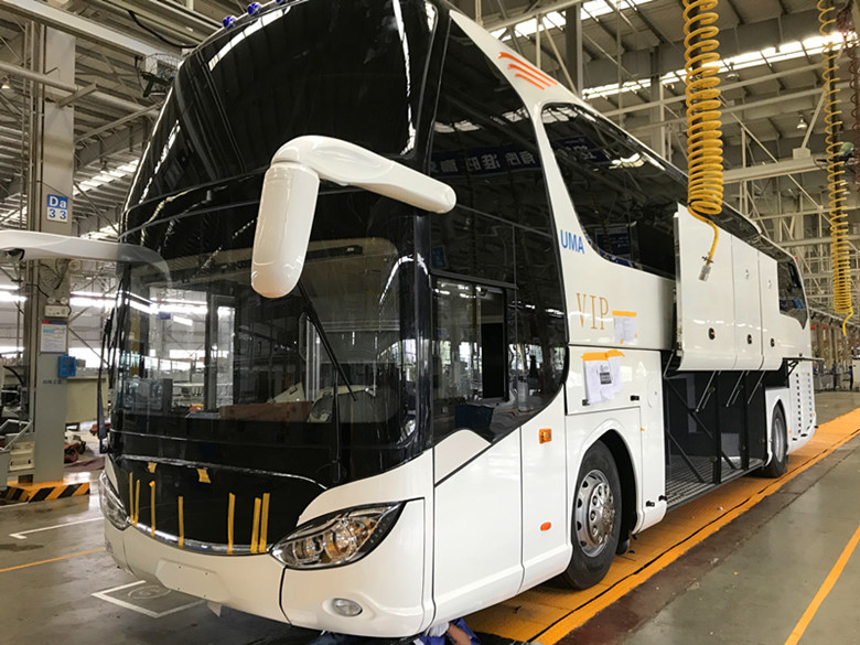 LHD/RHD Cummins 375HP Euro5 51+2 Seats Luxury Coach Bus YBL6128SD for Chile