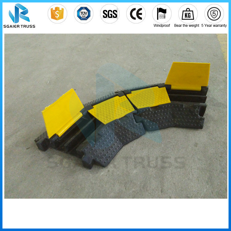 Small Cable Ramp Rubber Floor Cable Protector , Truck Unloading Rubber Cord Cover Cable Speed Ramp