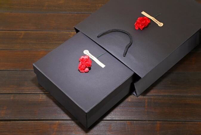 Free sample Luxury velvet drawer packaging perfume custom paper box with logo stamping golden,headband packaging box for