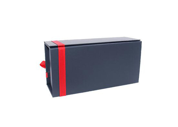 OEM / ODM Foldable Paper Box , Magnetic Closure Gift Box For Cosmetic