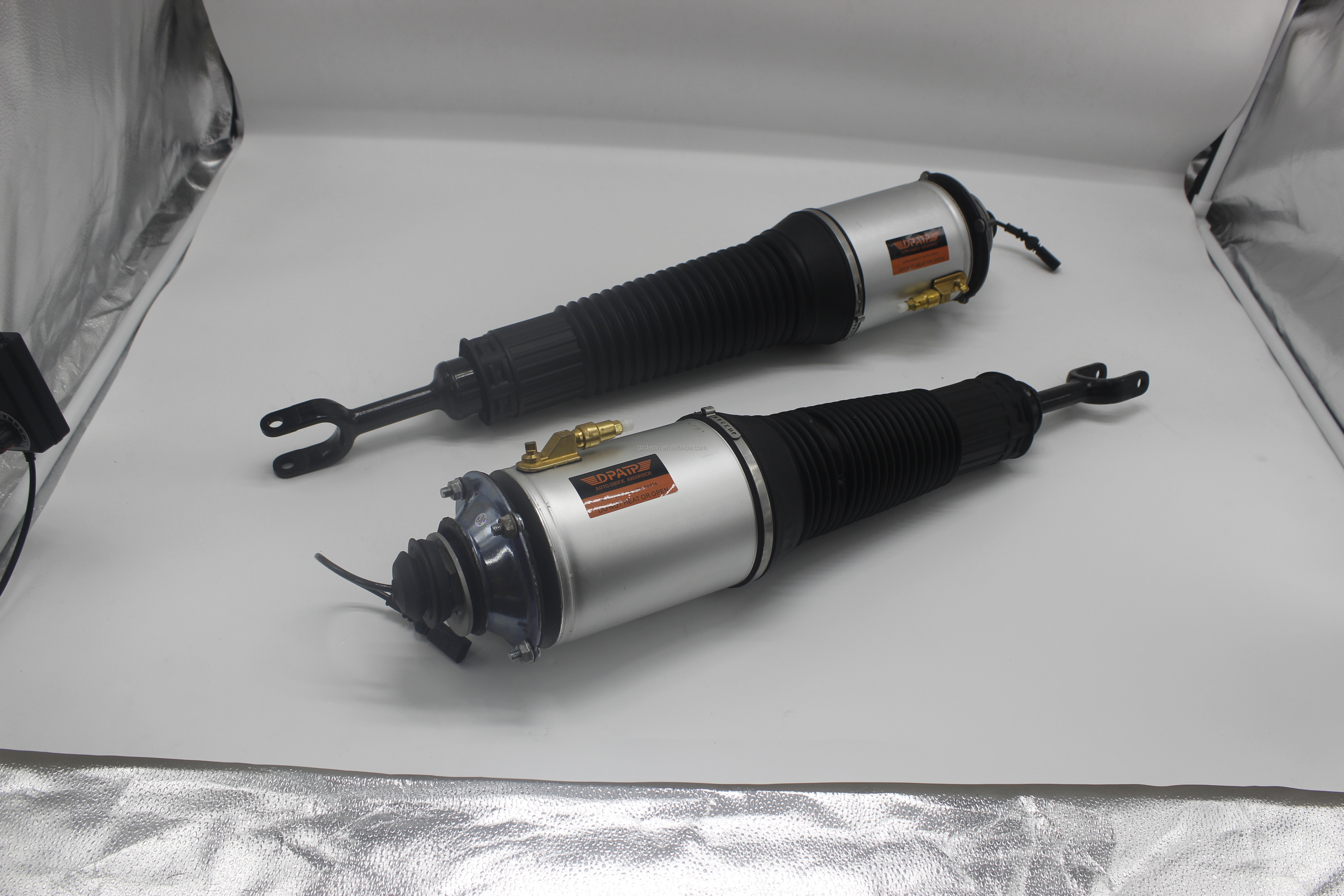 Replace/Repair Shock Absorber 4E0616039 4E0616040 for Audi A8 D3 4E OEM Standard