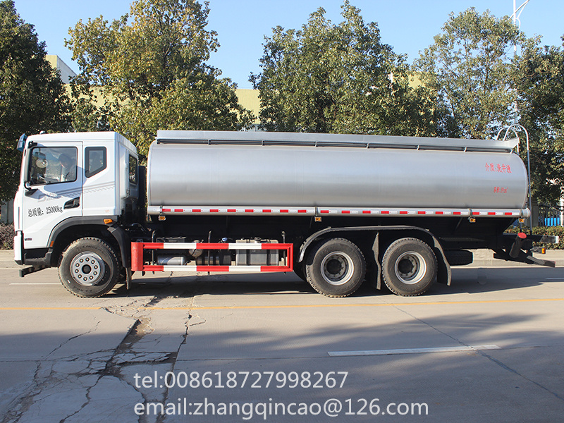 Dong Feng 22 Cubic Meter Liquid Loaded Vehicle