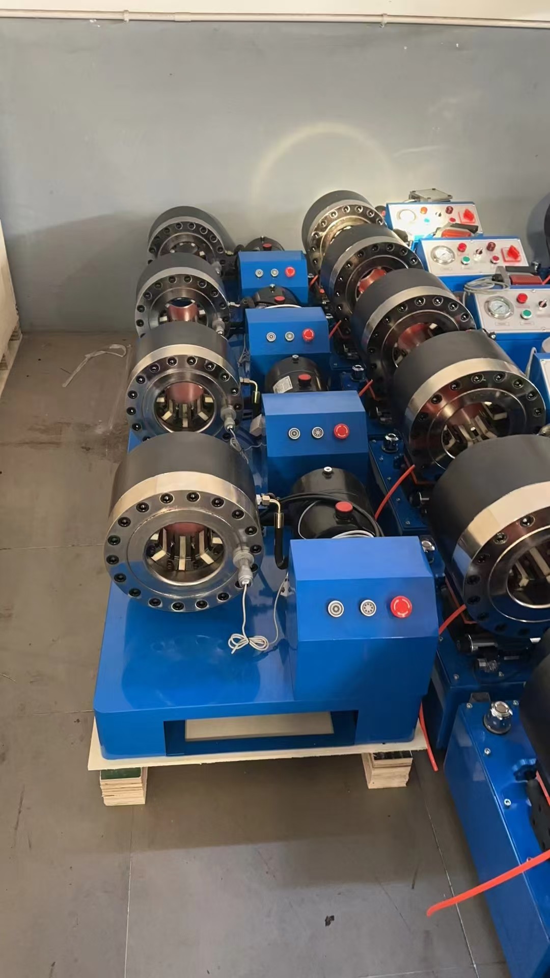 1 Inch 7 Dies 1-4 Layer Hose Hydraulic Crimping Machine / Hose Crimping Machine High Pressure 6-25mm With Blue Color 12v/24V
