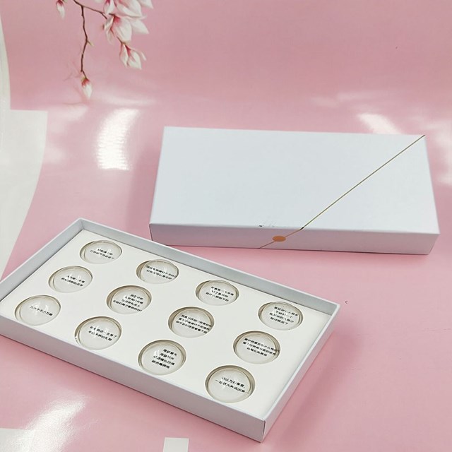 Bonbon Paperboard Truffle Chocolate Box Packaging With Plastic Insert ODM