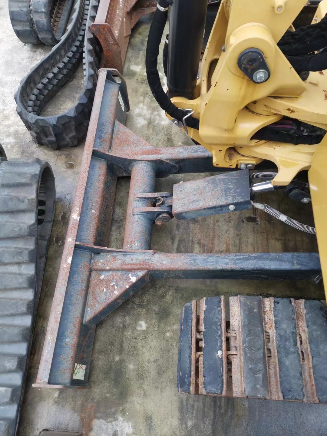 Landscape greening and farmland improvement construction of Cat 303E excavator