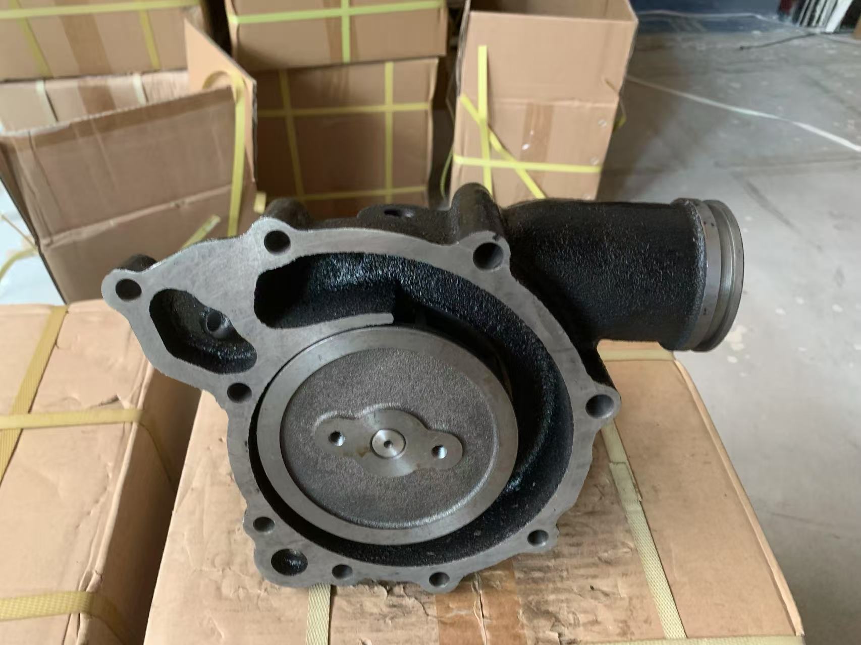 New 4 Holes 6SD1 Isuzu Water Pump 1-13610944-0 For Hitachi Excavator EX300-2 EX300-3 Isuzu 6SD1 6SD1T 6SD1-T