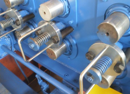 Gcr15 Roller / Chain Drive PLC Control CZ Purlin Roll Forming Machine