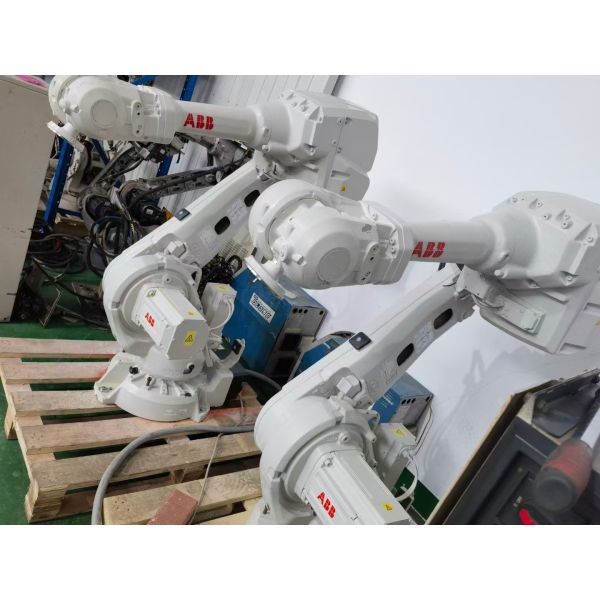 Quality Used KUKA KR210 Robot 210 Kg Payload KRC4 Controller for sale
