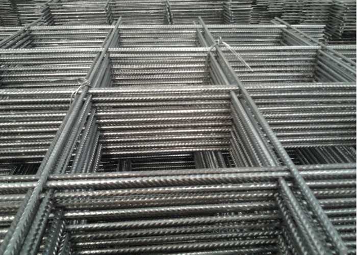 Low Carbon Steel Wire Mesh Panels , 2-6m Length Welded Steel Fence Panels