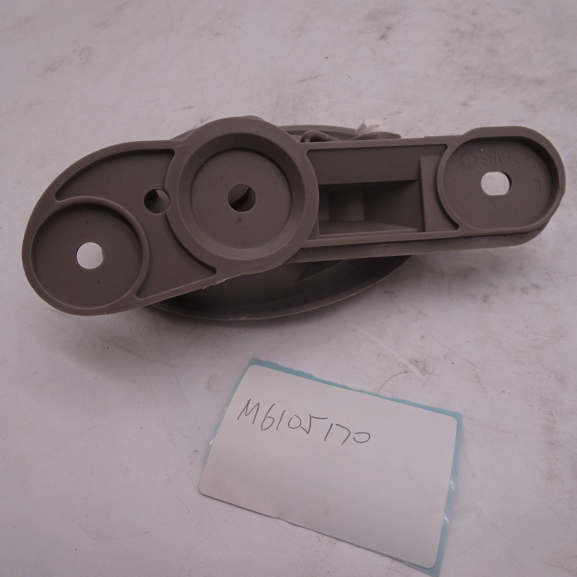 Lifan Fengshun front door handle inside door handle inside buckle hand M6105170 M6105270