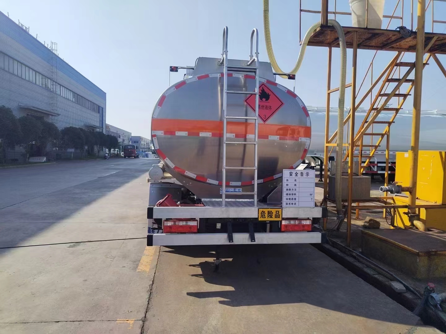 Custom 10000 Liter LPG Tanker Truck Stainless Steel Aluminum Fuel Tank Truck