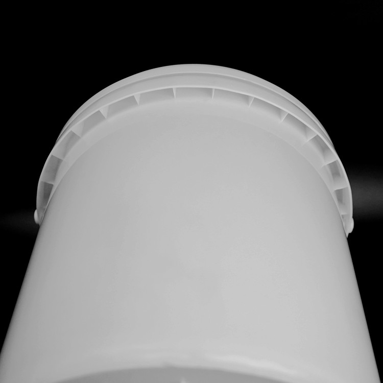 SGS Approval 18Kg Round White Pail With Cover Durable Large Capacity