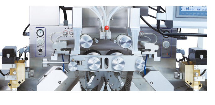 Pharmaceutical Softgel Capsule Filling Machine High Advanced Full Automatic