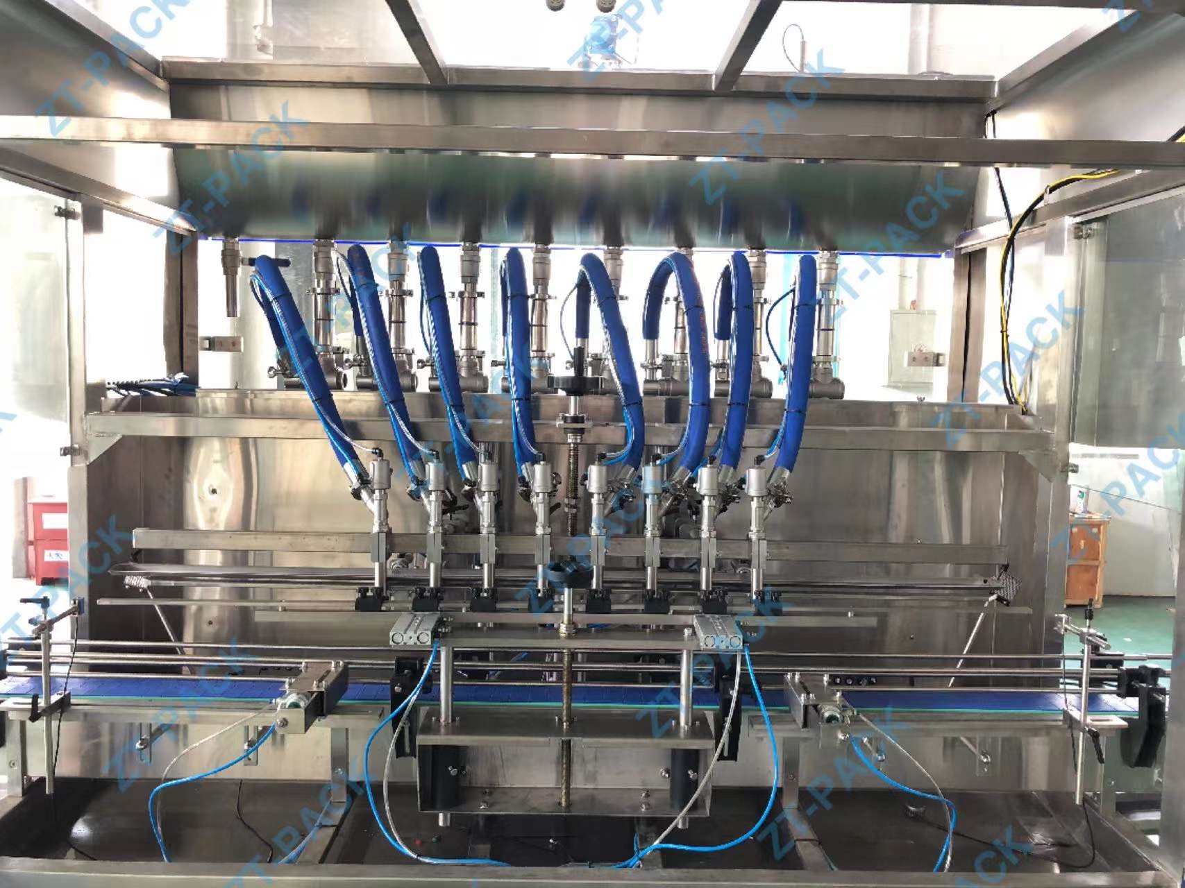 4000BPH Plastic Bottle Metcal Can Lubricant Oil Motor Oil 500ml-5L Piston Filling Machine Packaging Machine