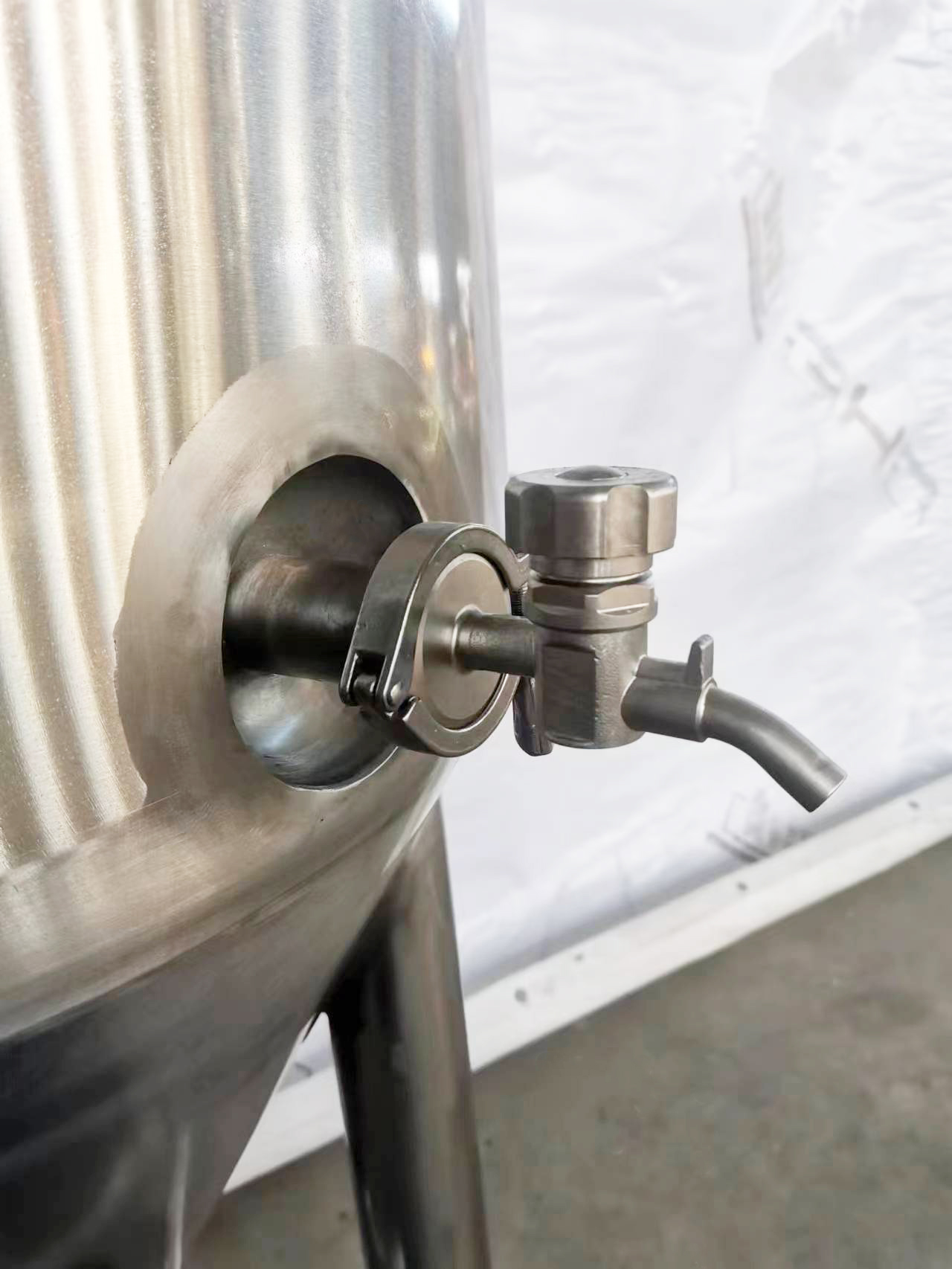 Beer Brewing Equipment Easy To Operate Stainless Steel 100L Beer Fermentation Tank