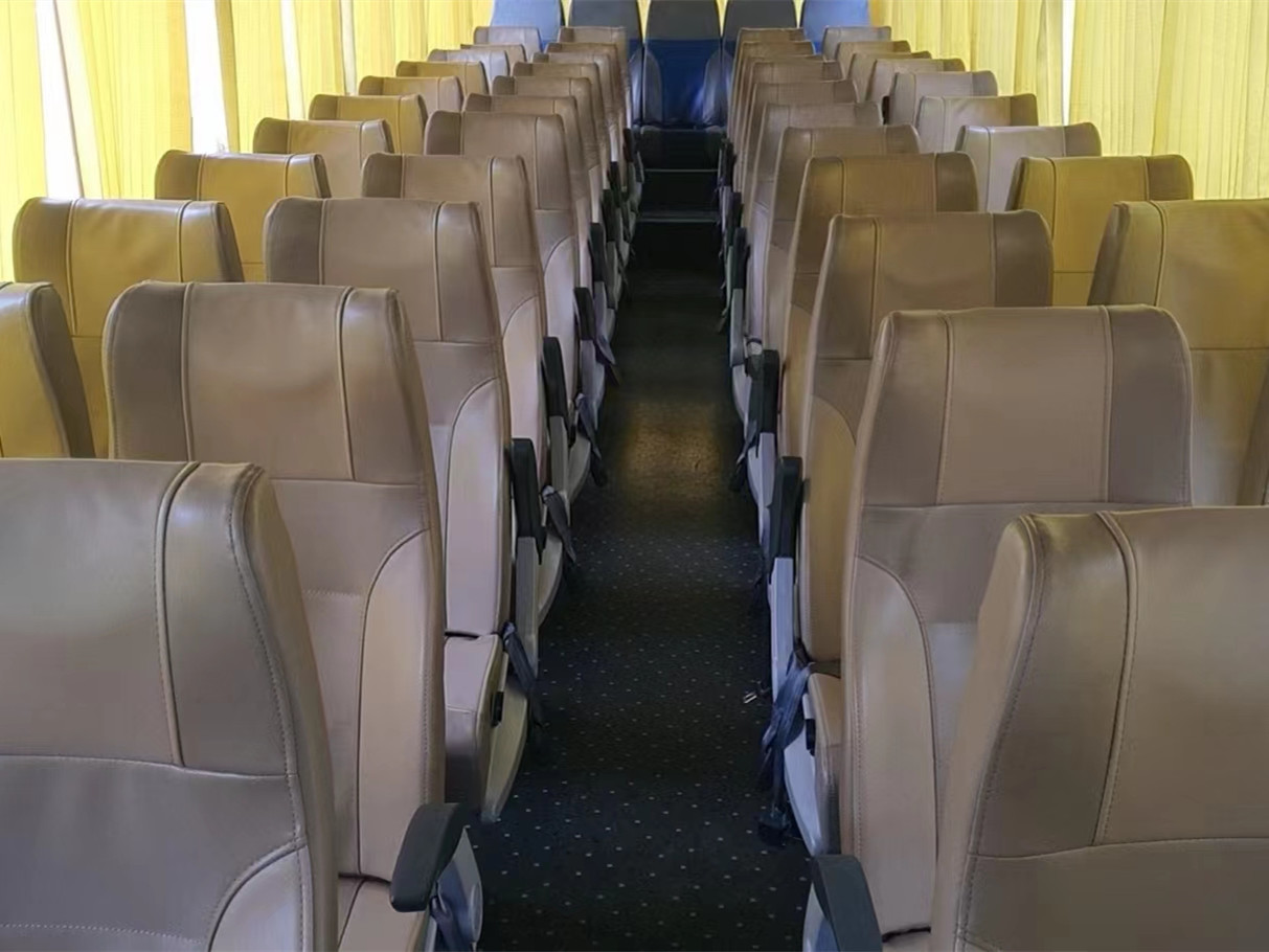 55seats Passenger Used Kinglong Bus 243kw XMQ6122 Manual Transmission Yuchai Engine