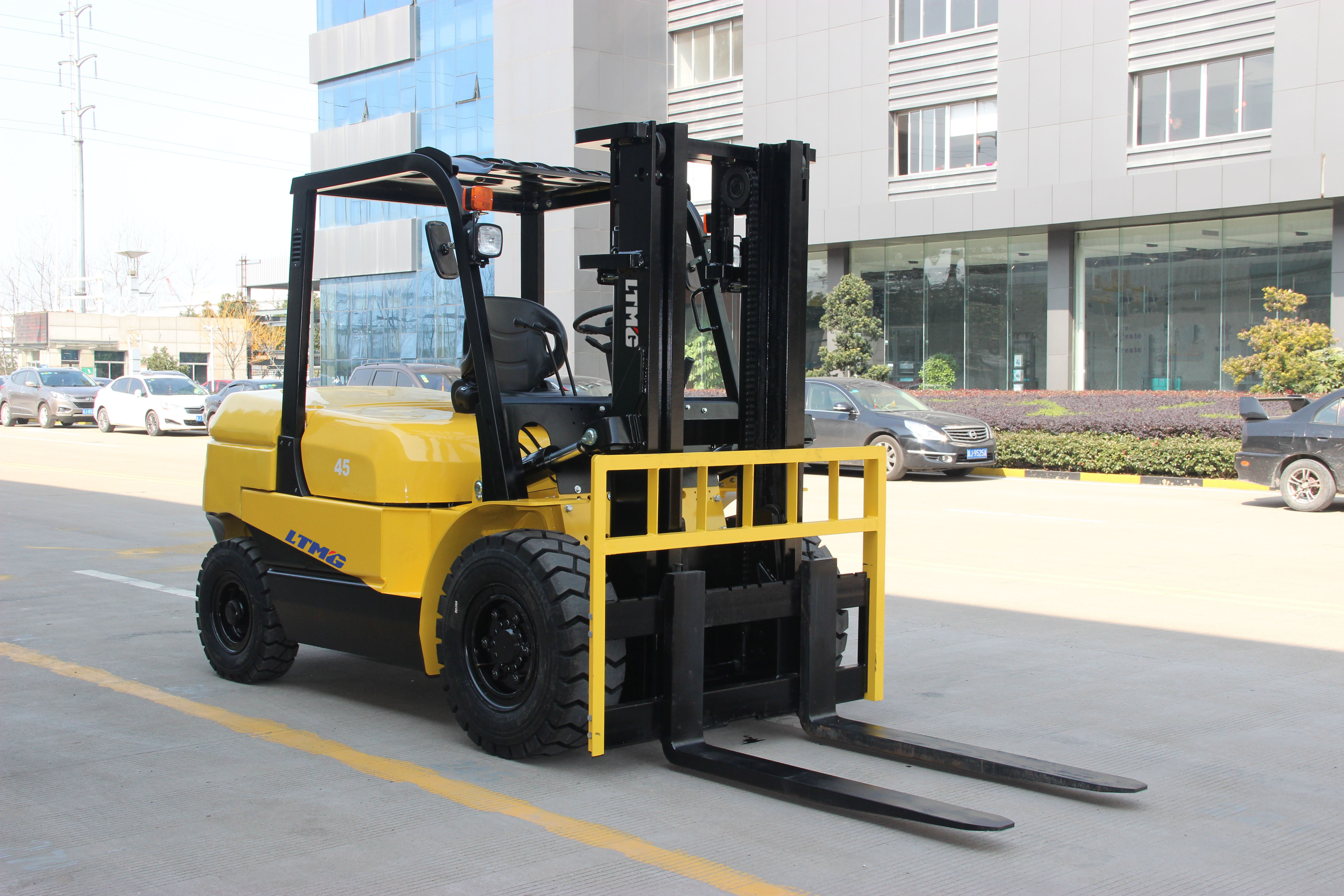 forklift machine 4.5 ton forklift truck with Mitsubishi engine and side shift