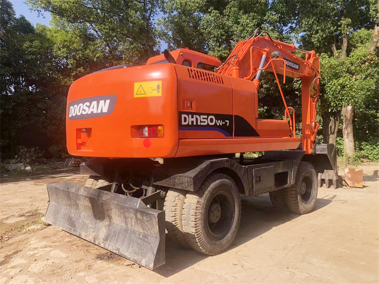 96KW Power Used Doosan DH150-7 Wheel Excavator Made in Korea Original Hydraulic Valve
