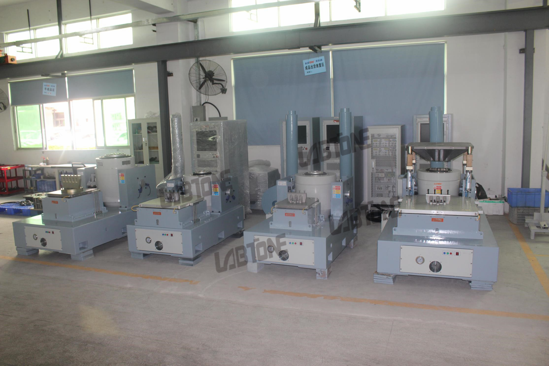 Vibration Table Vibration Test Equipment For ANSI C135-31 Roadway, Area Lighting