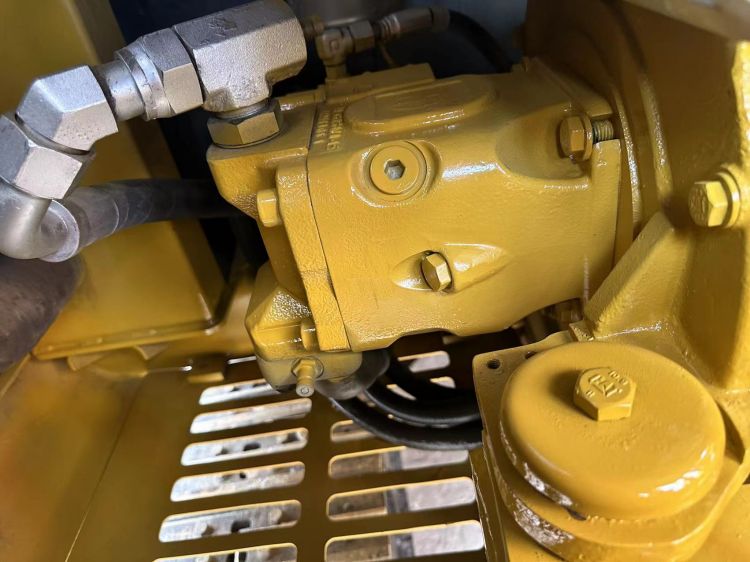 5000 KG Machine Weight Japan Original Cat 305.5e2 Excavator with 2700 Working Hours