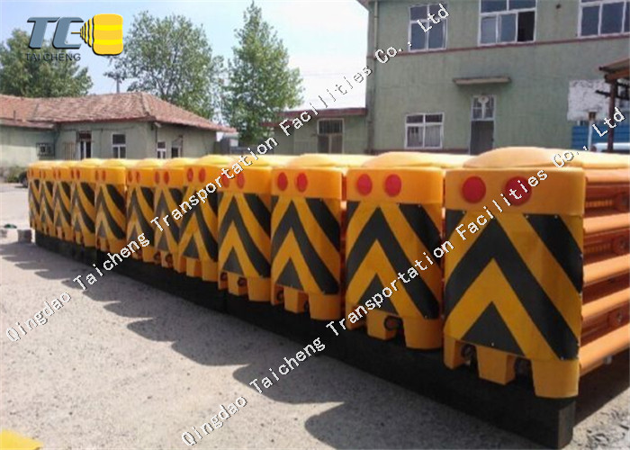 Yellow Highway Crash Cushion Barrier Anti Impact 2560mm X 1220mm X 900mm