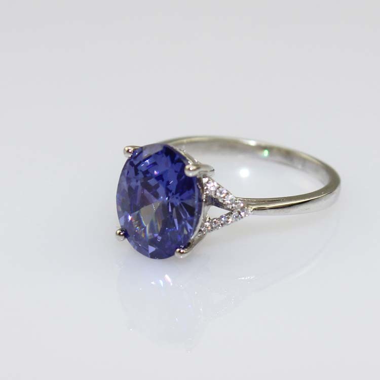 Fashion Jewelry 7mmx9mm Tanzanite Cubic Zirconia Sterling Silver Ring (R247)