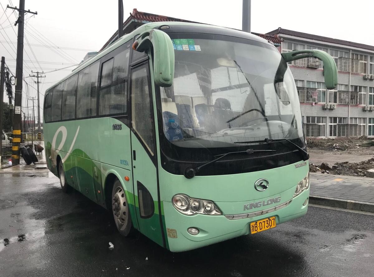 Used Tour Bus Kinglong XMQ6900 39 Seats Left Steering Single Door Steel Chassis Low Kilometer Used Passenger Bus