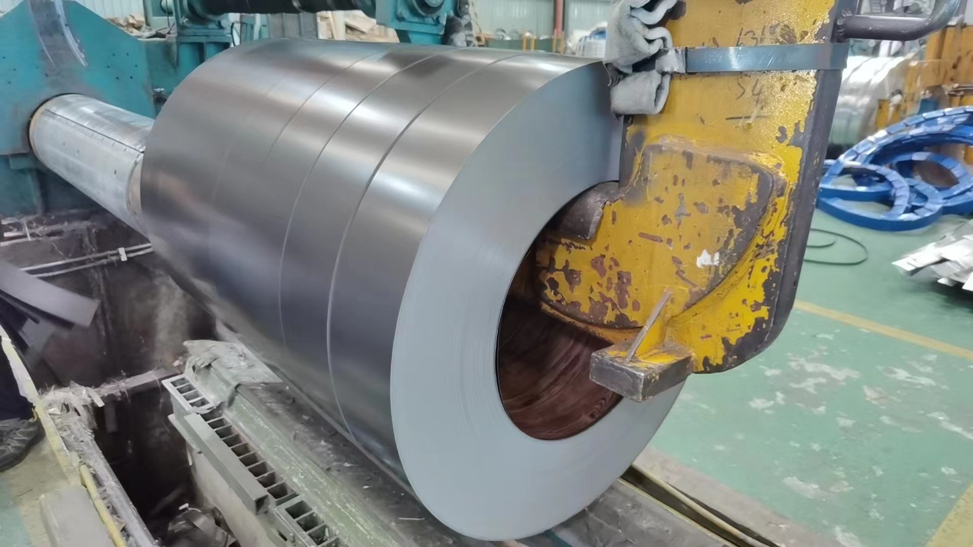 Ral 9006 Silver PVDF Paint Color Coated Aluminum Coil Aluminum Alloy 5052 For Roofing