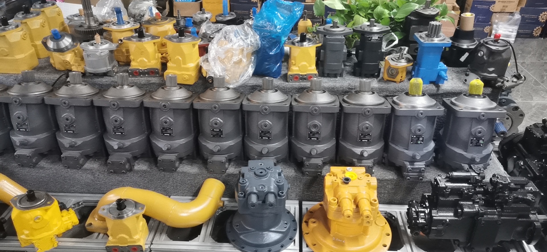 ZX70 Excavator Hydraulic Pump Original Parts Rexroth AP2D36LV3RS6-909-4 Japan