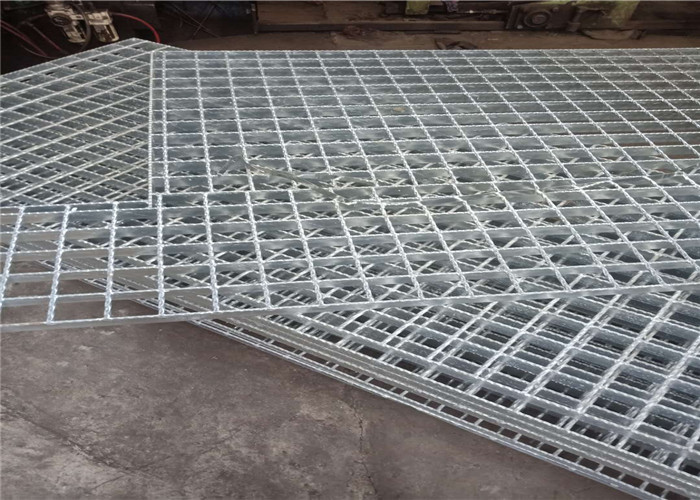 Heavy Duty Iron Flat Bar Steel Serrated Bar Grating Anti Skid Walking Platform