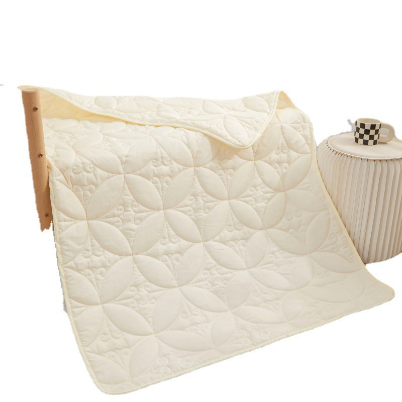Summer Comfort Washable Quilt Gentle Cotton Fill for Baby-Soft Feel in Baby Care Room