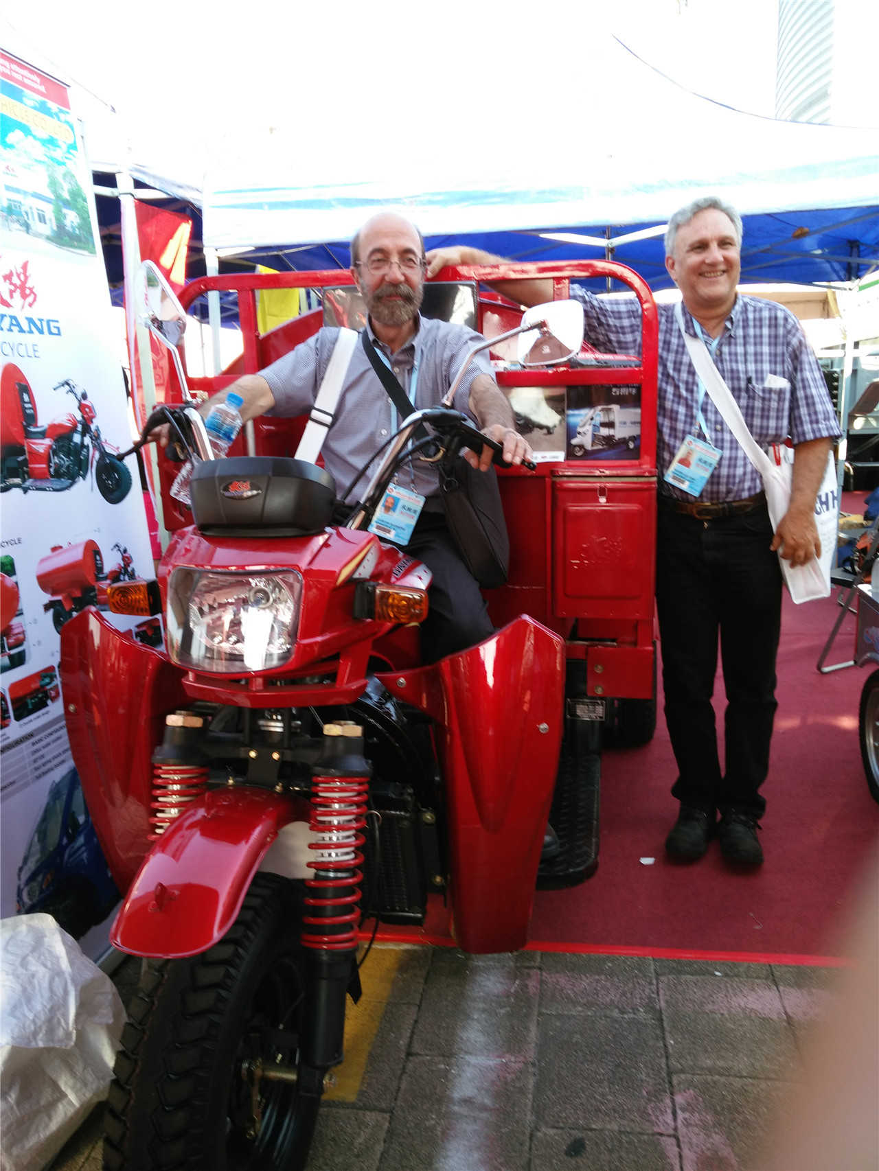 Motorized Tricycles Emergency Vehicles 250CC Motos Ambulance Tricycle for Adult Big Wheel