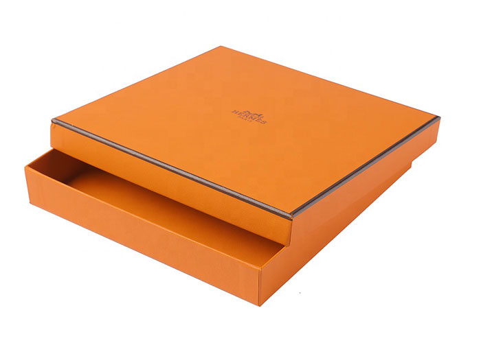 Chocolate Custom Printed Gift Boxes High End Yellow Color With Ribbon Handle