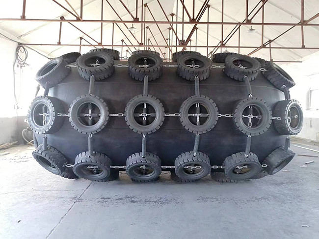Professional Floating Pneumatic Rubber Fender Yokohama For Ship To Dock