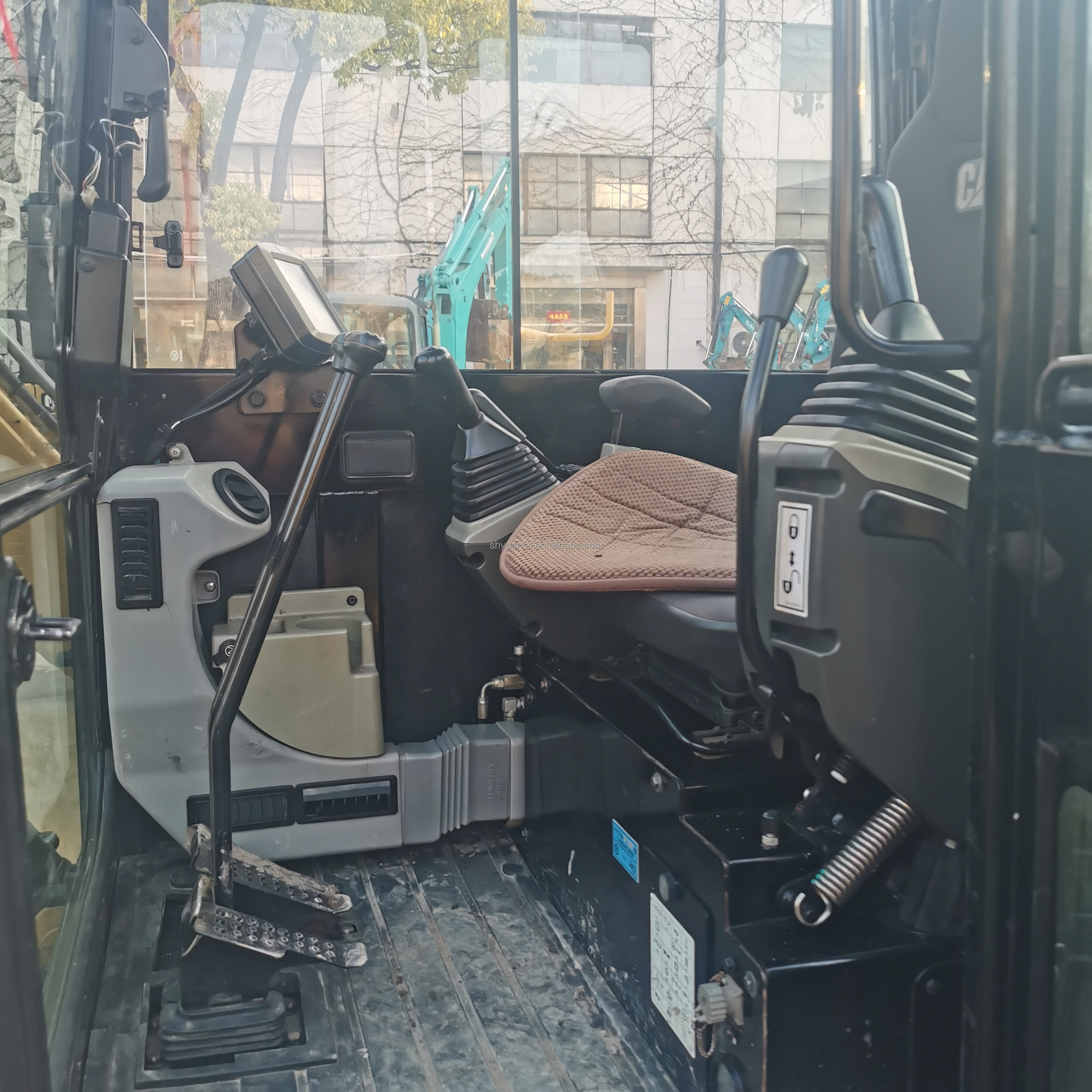 Year 2019 CAT305.5e A Second-Hand Excavator with Soft Steel Design and Strong Power