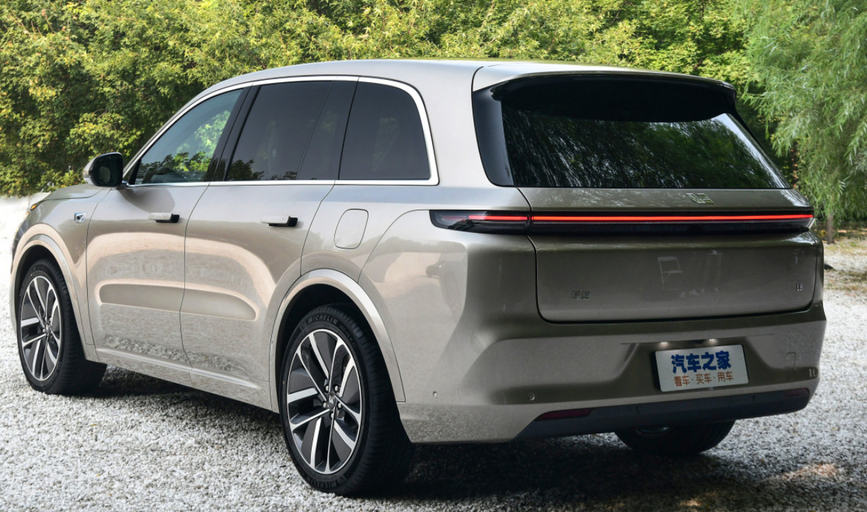 LI L8 2023 Pro Medium And Large SUV EREV Extended Range 154 Hp 5 Door 6 Seats