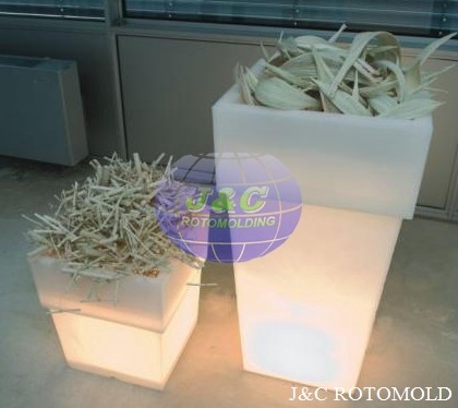 LLDPE Plastic LED Square Garden Pots And Planters By Precision Rotational Molding
