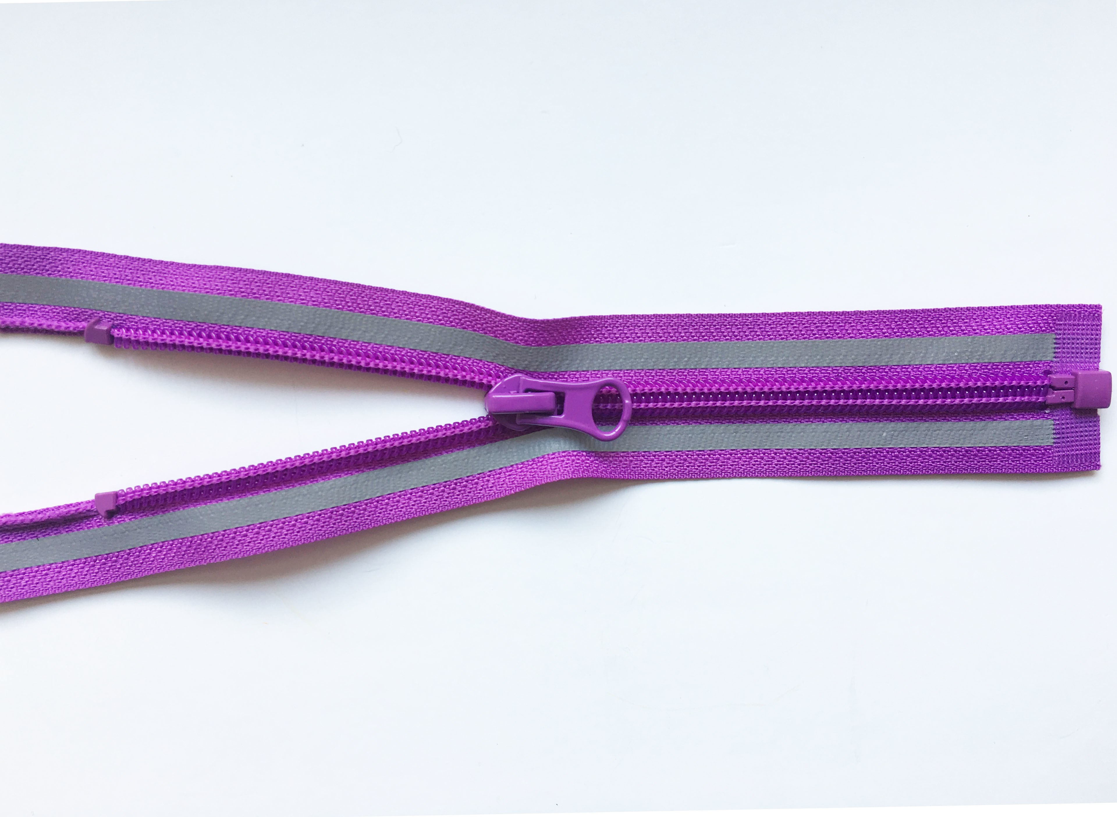 European Style Fashion Sewing Notions Zippers100% Nylon Reflective Zipper For Jackets / Backpack